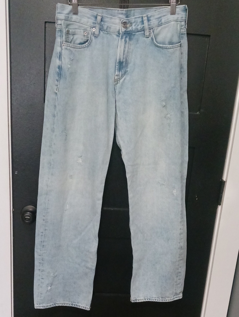 Zara Eomrn's Light Wash Blue Straight Leg Mid-rise Classic Five-pocket Jeans